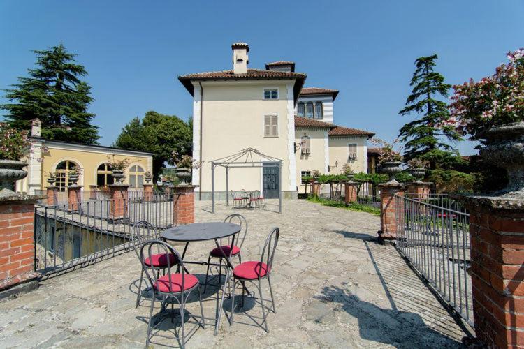 Castello Di Grillano Guest House Овада Экстерьер фото